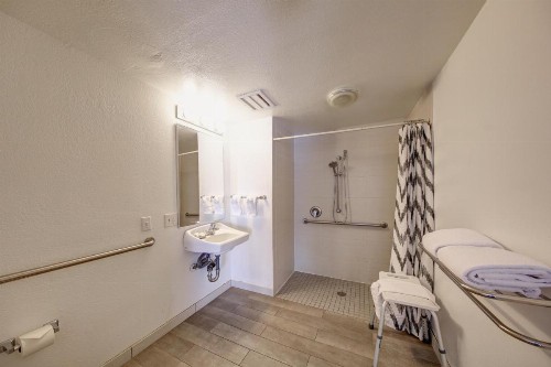 Inn at Venice Beach - image 21