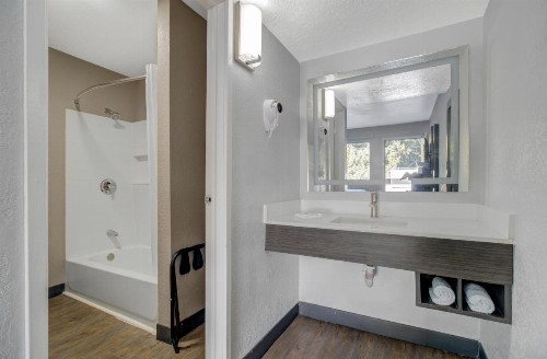 Motel 6-Venice FL - image 31