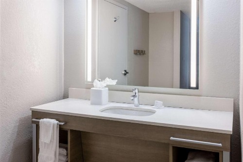 Hampton Inn & Suites Venice Bayside South Sarasota - image 15
