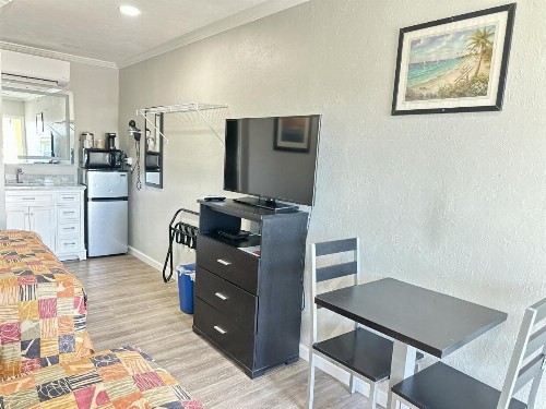 Sunshine Inn & Suites Venice Florida - image 23