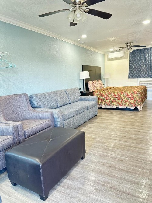 Sunshine Inn & Suites Venice Florida - image 44