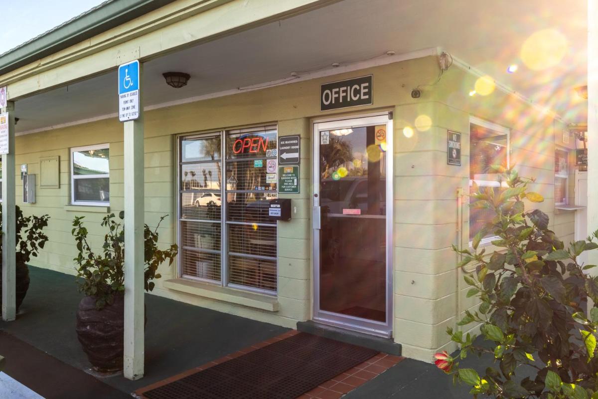 Sunshine Inn & Suites Venice Florida - image 6