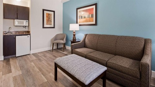 Best Western Plus Ambassador Suites Venice - image 23
