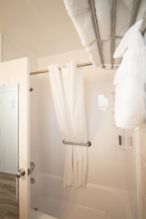 Island Sun Inn & Suites - Venice Florida Historic Downtown & Beach Getaway - image 19