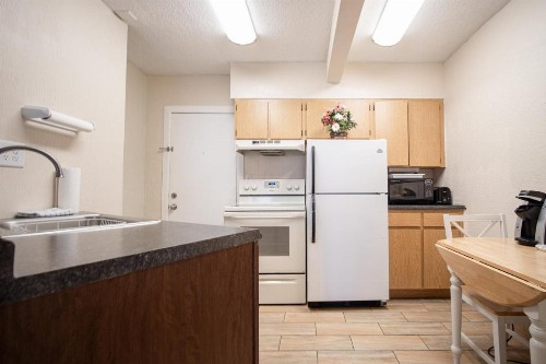 Island Sun Inn & Suites - Venice Florida Historic Downtown & Beach Getaway - image 29