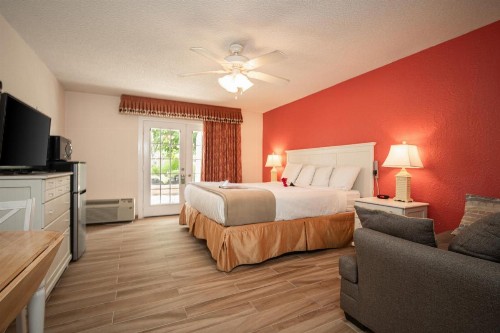 Island Sun Inn & Suites - Venice Florida Historic Downtown & Beach Getaway - image 32
