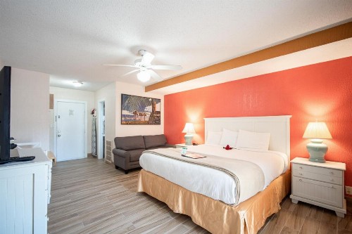 Island Sun Inn & Suites - Venice Florida Historic Downtown & Beach Getaway - image 4