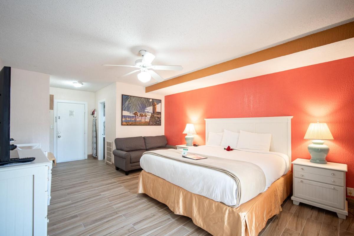 Island Sun Inn & Suites - Venice Florida Historic Downtown & Beach Getaway - image 4
