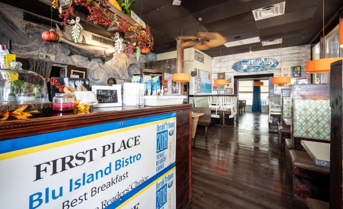 Island Sun Inn & Suites - Venice Florida Historic Downtown & Beach Getaway - image 6