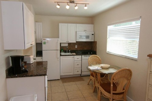 Tropical Villas Of Venice Beach - image 11