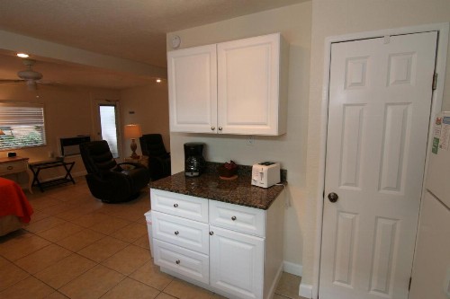 Tropical Villas Of Venice Beach - image 32