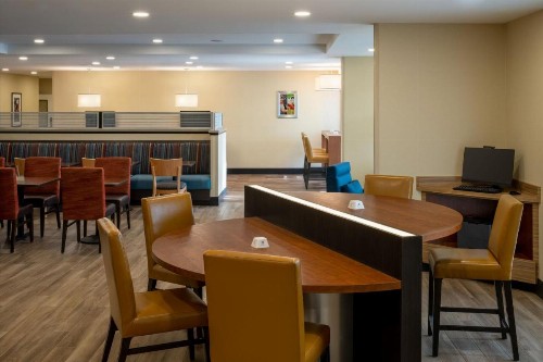 TownePlace Suites By Marriott Venice - image 10