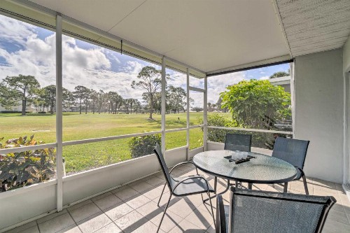 Upscale Venice Villa with Lanai on Golf Course