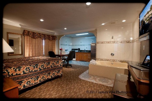 Crystal Lodge Motel - image 14