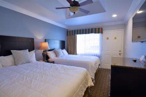 Crystal Lodge Motel - image 15