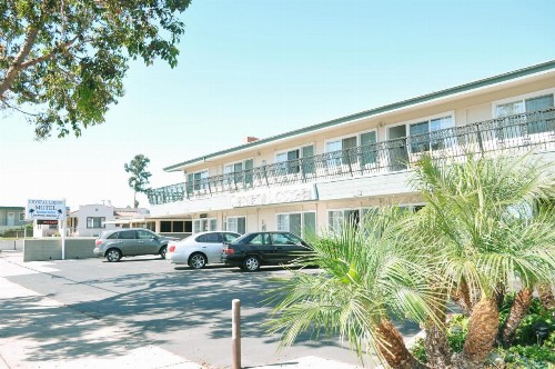 Crystal Lodge Motel - image 34