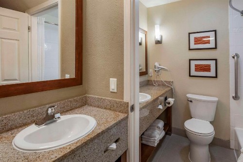 Comfort Inn & Suites Ventura Beach - image 19