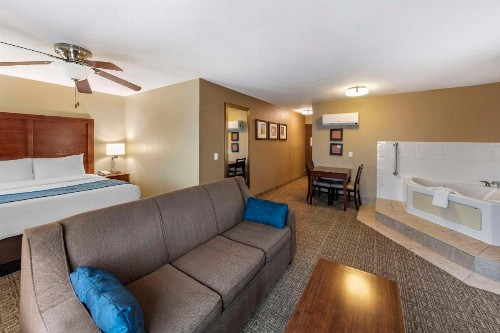 Comfort Inn & Suites Ventura Beach - image 24