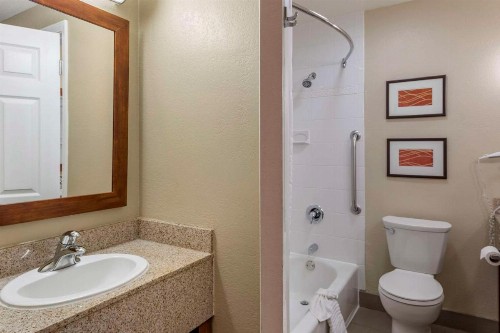 Comfort Inn & Suites Ventura Beach - image 32