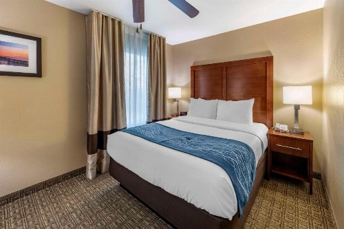 Comfort Inn & Suites Ventura Beach - image 8