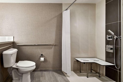 Ventura Beach Marriott - image 20