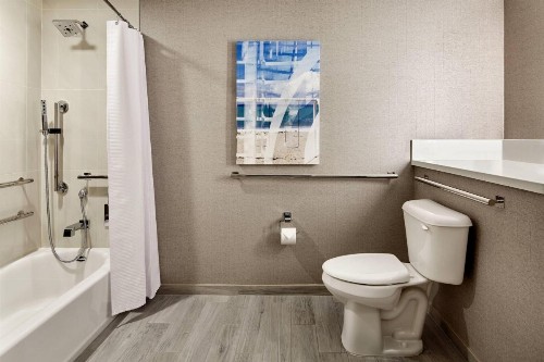 Ventura Beach Marriott - image 25