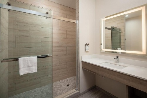 Holiday Inn Express Hotel & Suites Ventura Harbor an IHG Hotel - image 30