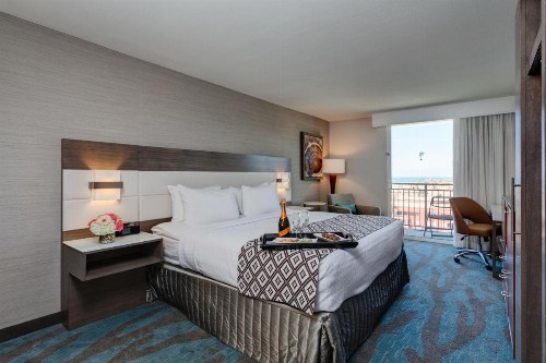 Crowne Plaza Hotel Ventura Beach an IHG Hotel - image 20