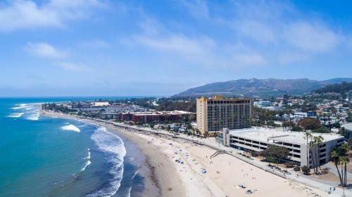 Crowne Plaza Hotel Ventura Beach an IHG Hotel - image 3