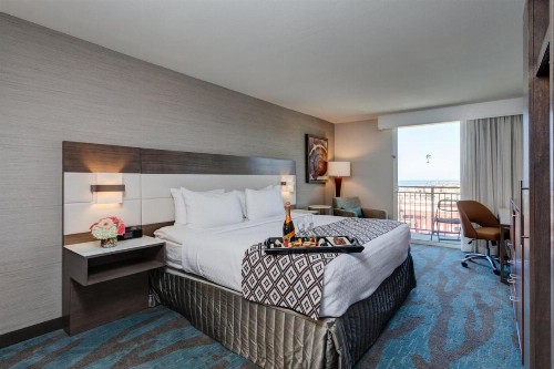 Crowne Plaza Hotel Ventura Beach an IHG Hotel - image 35