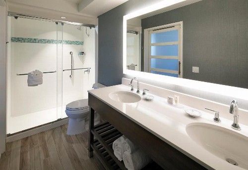 Crowne Plaza Hotel Ventura Beach an IHG Hotel - image 44