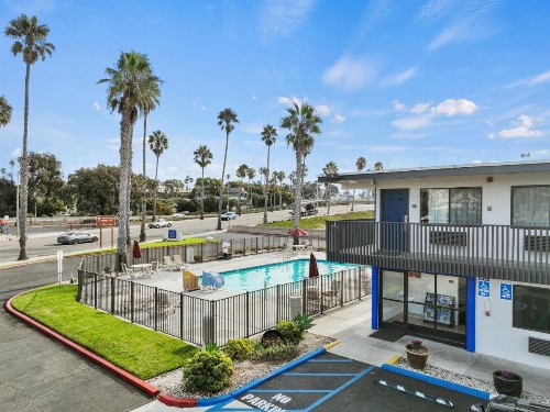 Motel 6-Ventura CA - Beach - image 2