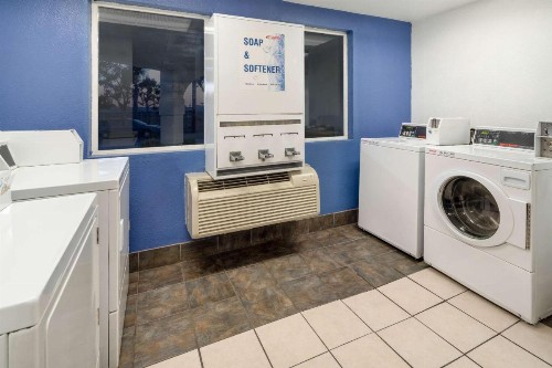 Motel 6-Ventura CA - South - image 10