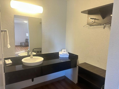 Motel 6-Ventura CA - South - image 36