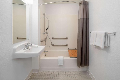 Motel 6-Ventura CA - South - image 6