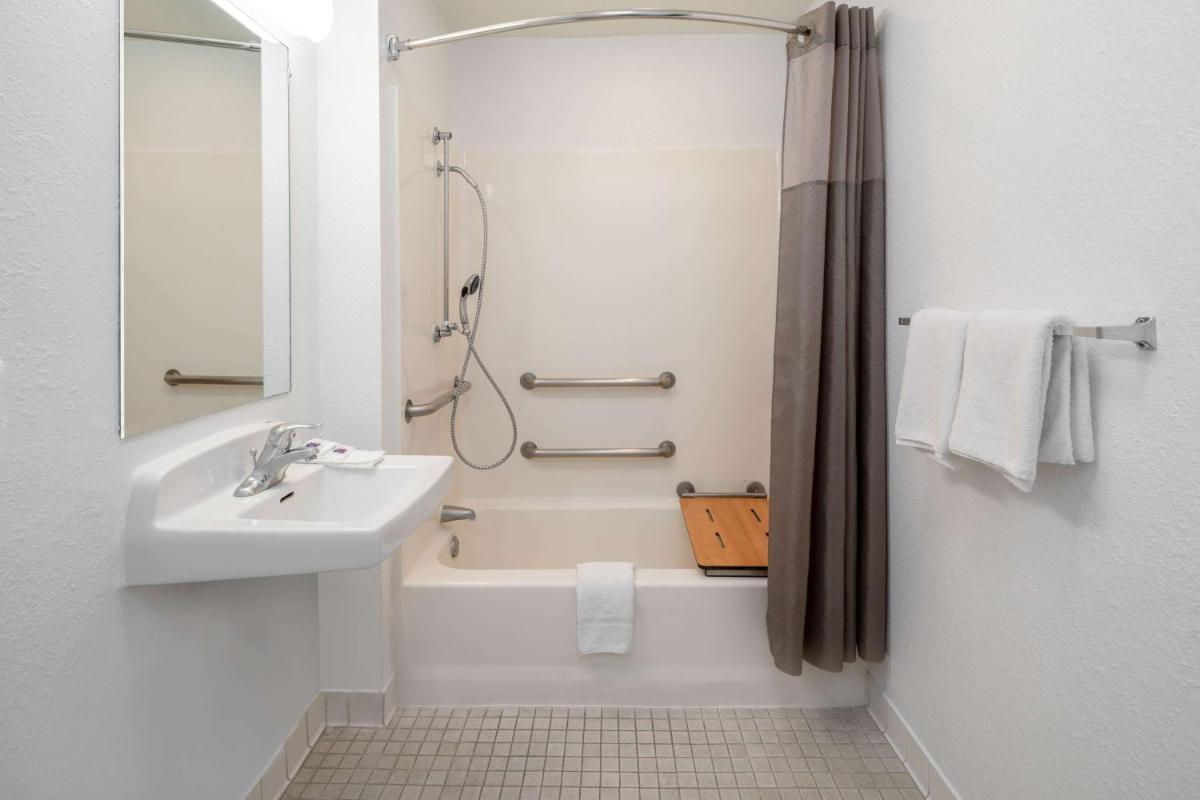 Motel 6-Ventura CA - South - image 6