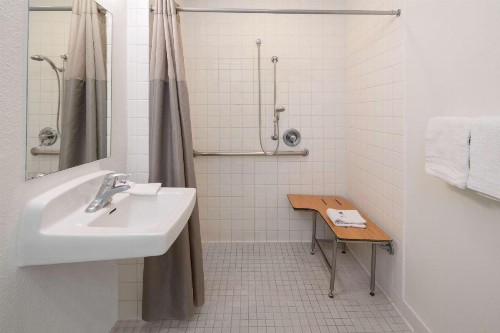 Motel 6-Ventura CA - South - image 7
