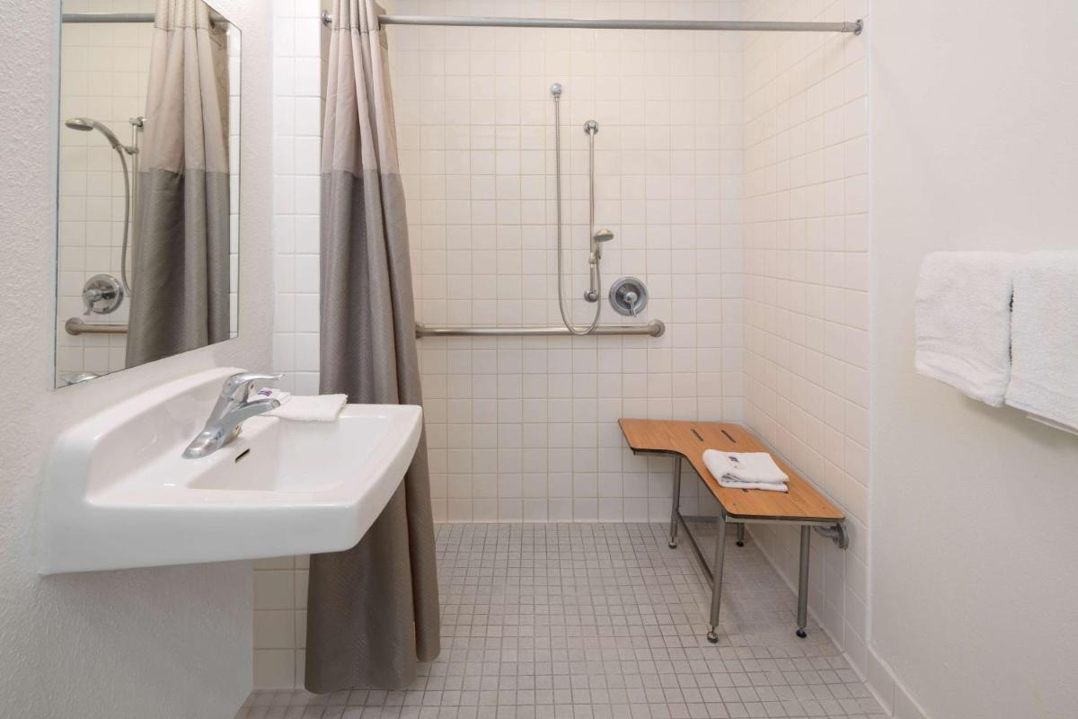 Motel 6-Ventura CA - South - image 7