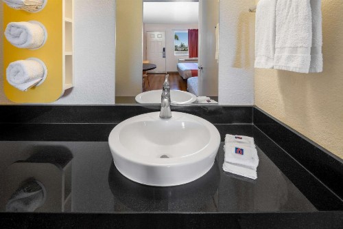 Motel 6-Ventura CA - South - image 8
