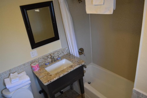Bayshore Inn Ventura - image 9