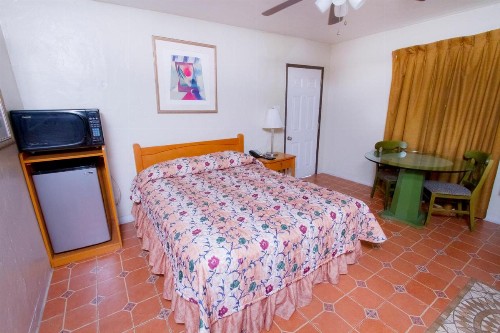 Mission Bell Motel - image 16