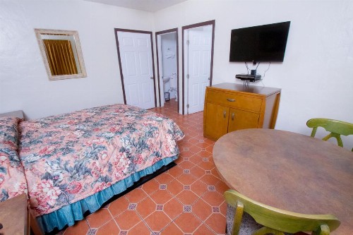 Mission Bell Motel - image 21