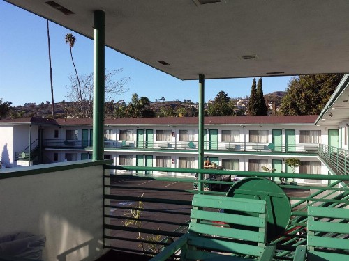 Travelers Beach Inn - image 7