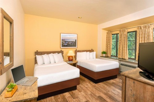Clocktower Inn Ventura - image 12