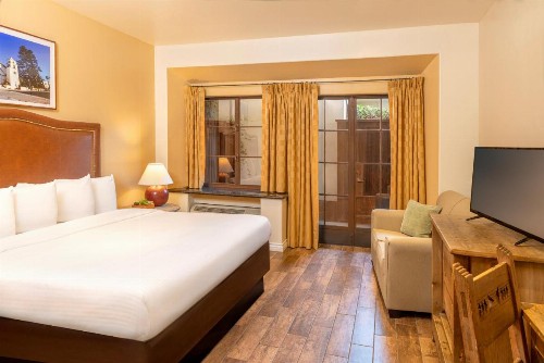 Clocktower Inn Ventura - image 14