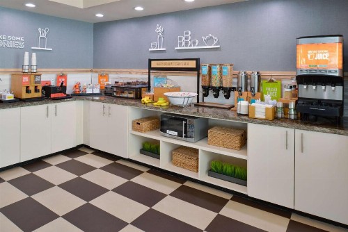 Hampton Inn & Suites Vero Beach Outlets - image 16