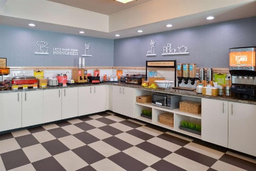 Hampton Inn & Suites Vero Beach Outlets - image 20