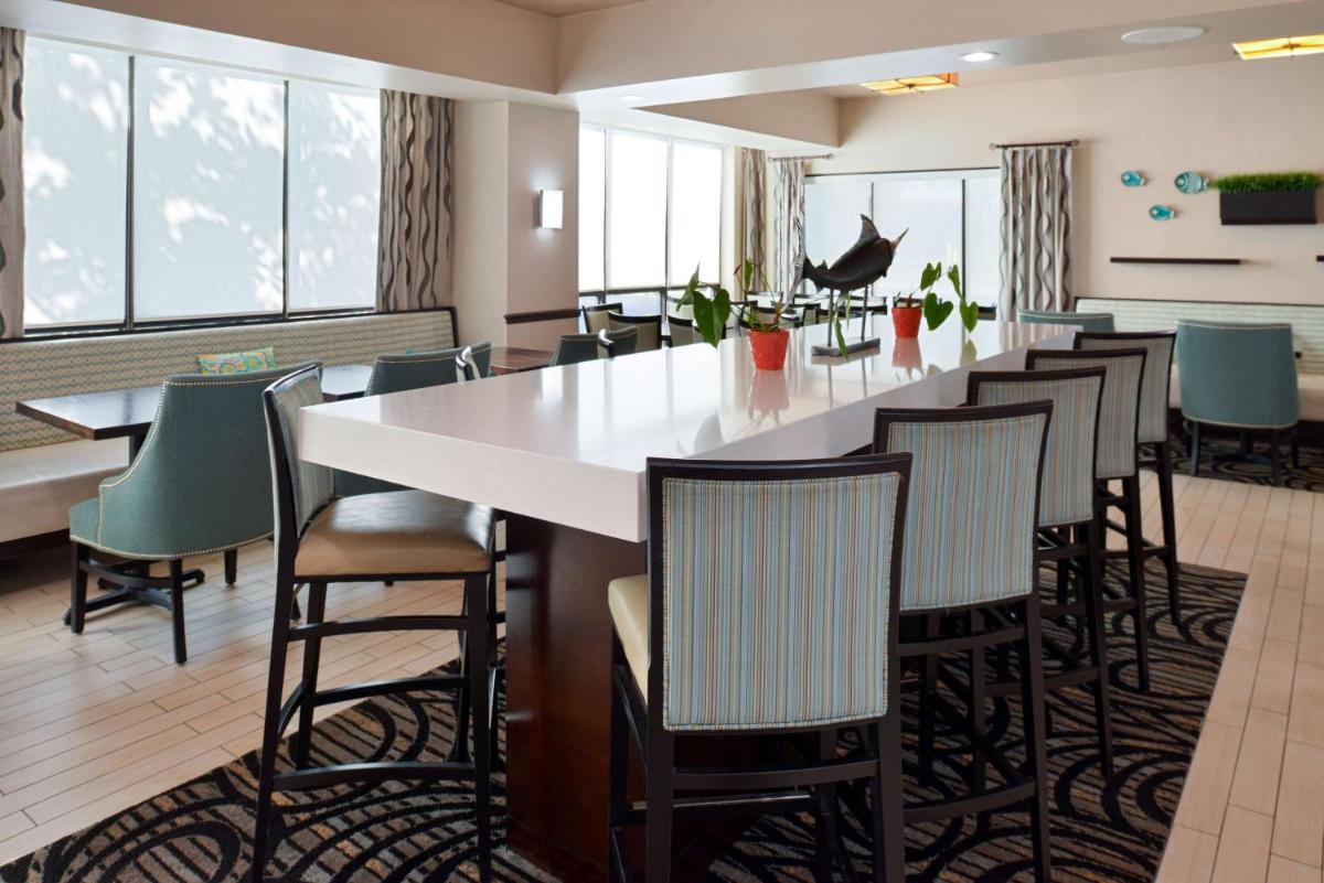 Hampton Inn & Suites Vero Beach Outlets - image 3
