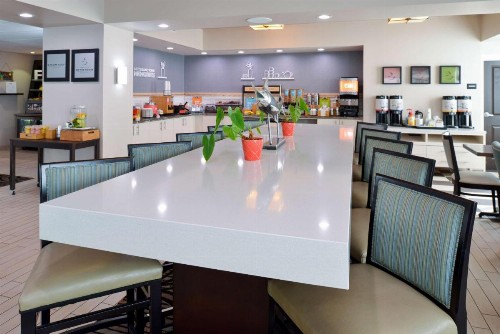 Hampton Inn & Suites Vero Beach Outlets - image 5