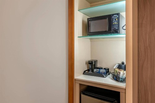 SpringHill Suites Vero Beach - image 10